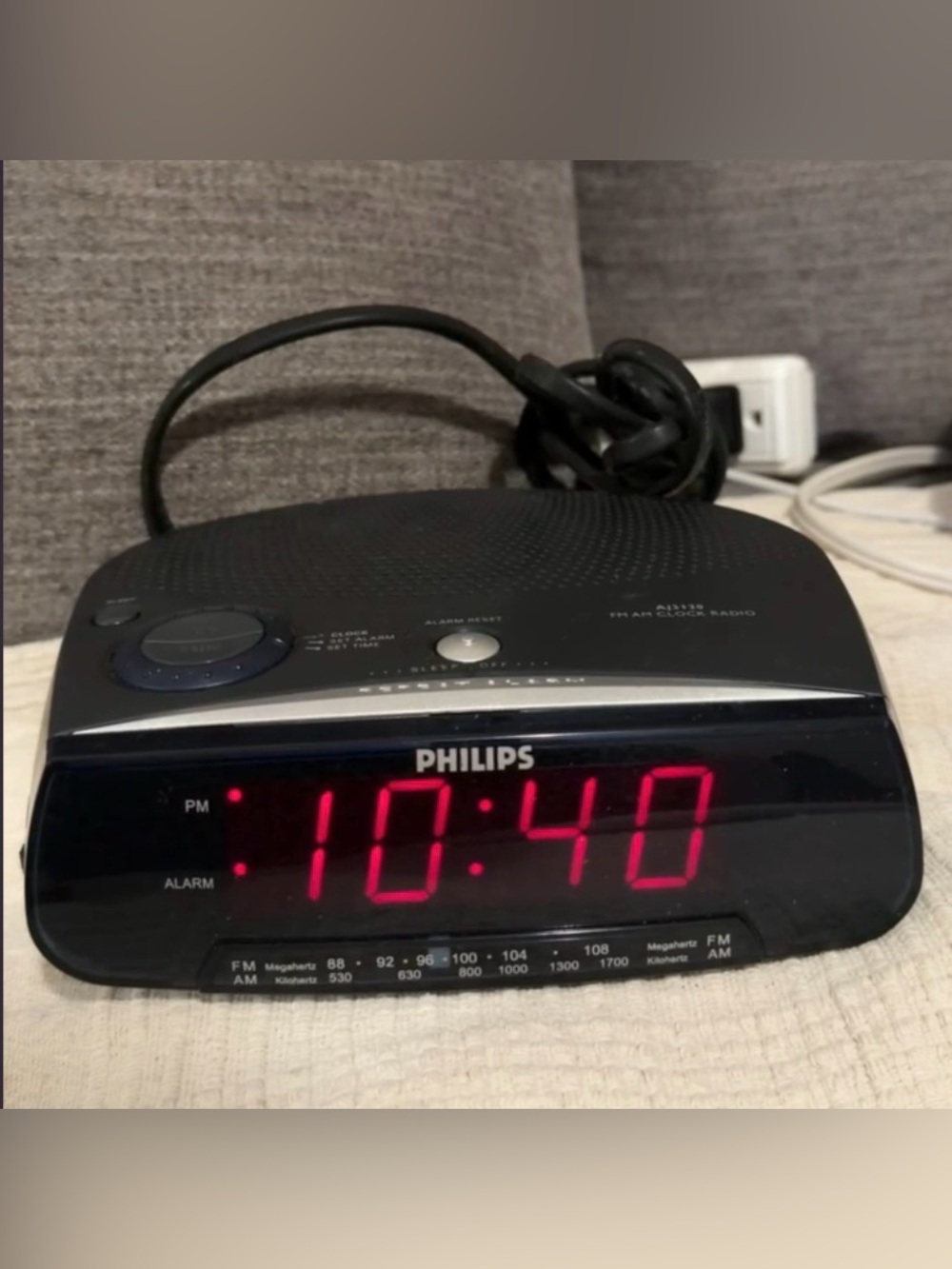 Philips AJ3120/17 Alarm Clock AM/FM Radio Snooze Tested Works VINTAGE 2000s
